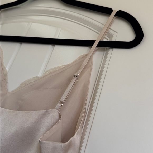 NWOT Express Cream Satin Lace V-Neck Cami Size XS - Picture 7 of 11